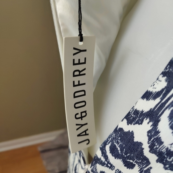 JayGodfrey V-Neck Midi Length Sheath Lined Blue & White Dress Size 4 - Picture 9 of 9